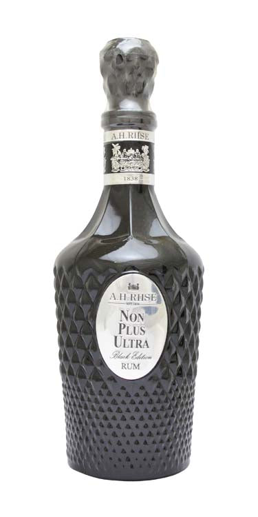 A. H. Riise Non Plus Ultra Black Edition  0,7l